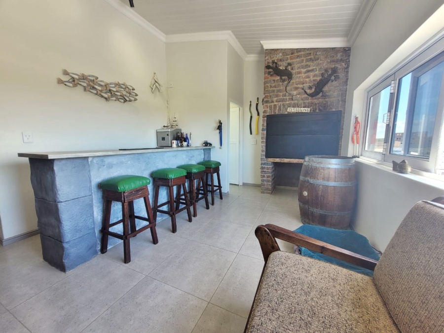 5 Bedroom Property for Sale in Struisbaai Western Cape